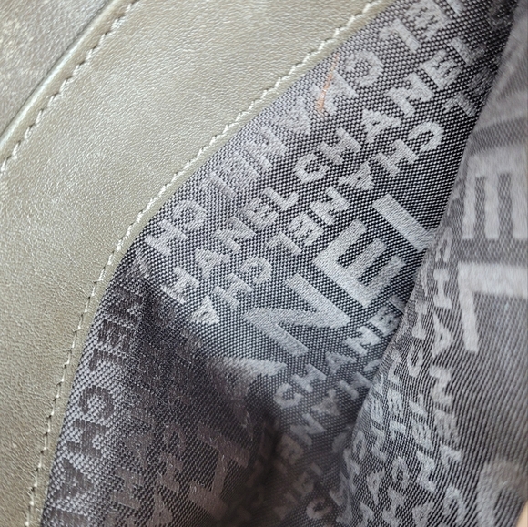 Authentic Chanel Wallet on Chain - Picture 13 of 14